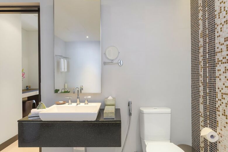Hotel Christina's Nha Trang Costa Residences