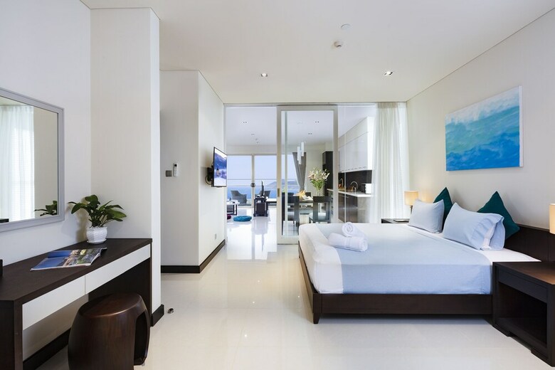 Hotel Christina's Nha Trang Costa Residences