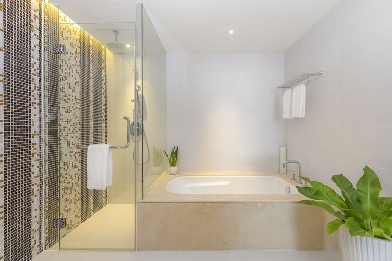Hotel Christina's Nha Trang Costa Residences