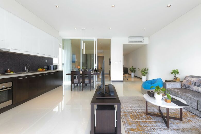 Hotel Christina's Nha Trang Costa Residences