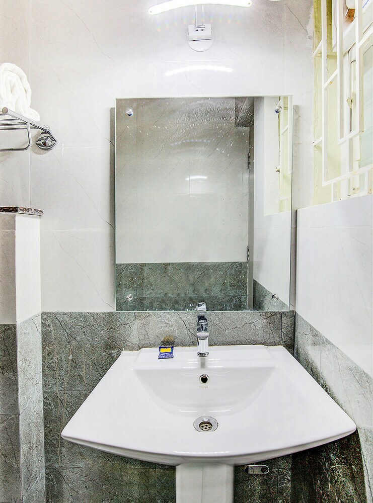 Fabhotel Vipra Enclave