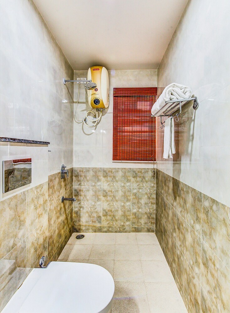 Fabhotel Vipra Enclave