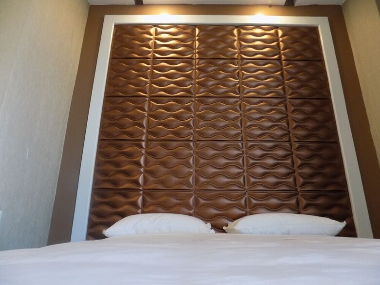 Freedom City Hotel