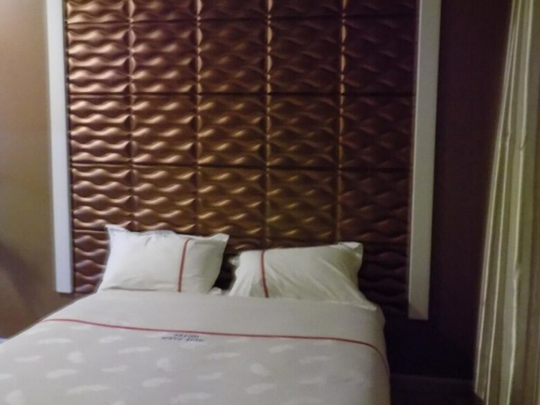 Freedom City Hotel