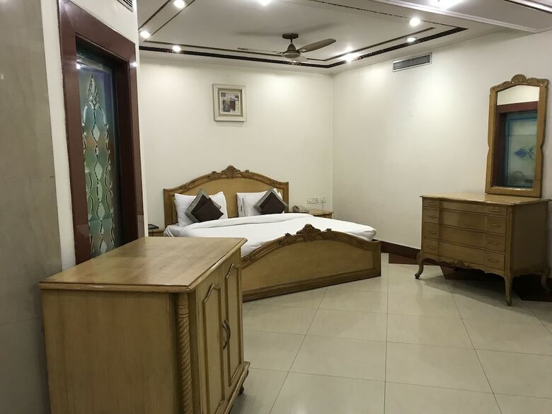 Delite Hotel - Faridabad