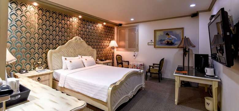 Ed Hotel