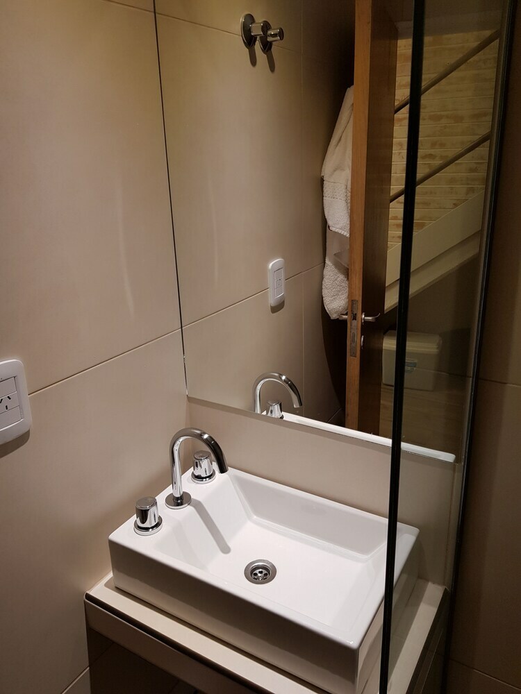 Apartamentos Las Le�as Edificio Corinto 756