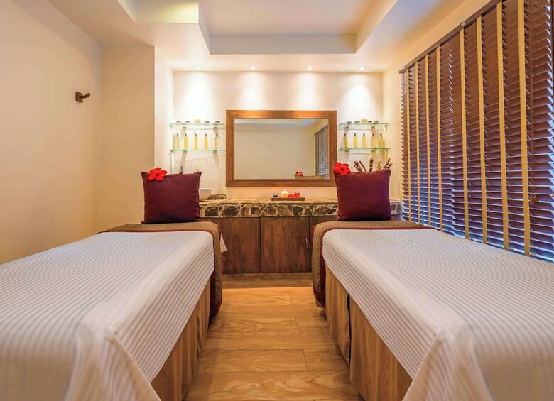 Hotel Las Brisas