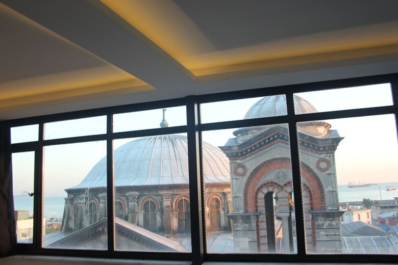 Alf Hotel
