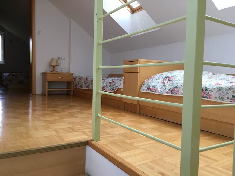 Hotel J-max Apartments And Glamping Houses