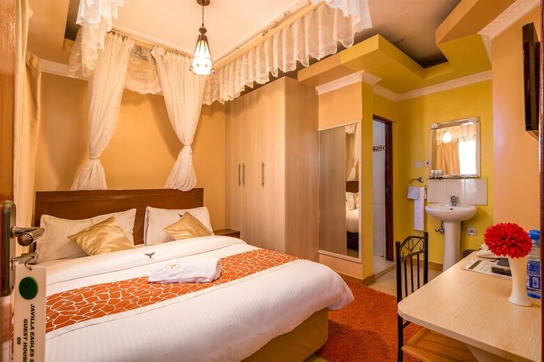 Hotel Javilla Eagles Safari Guest House