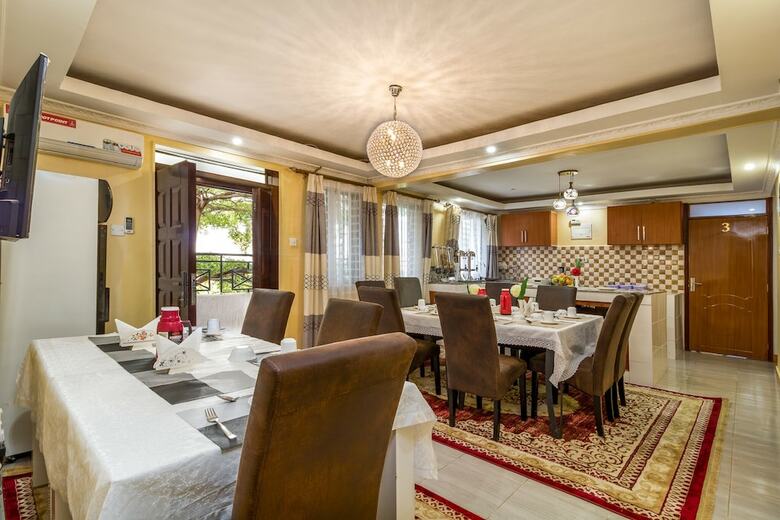 Hotel Javilla Eagles Safari Guest House