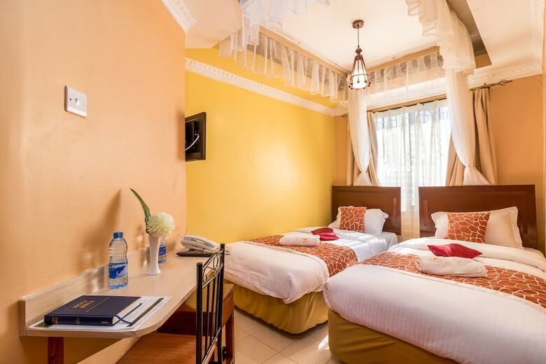 Hotel Javilla Eagles Safari Guest House