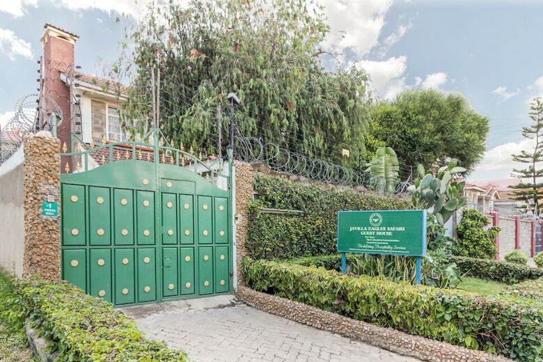 Hotel Javilla Eagles Safari Guest House