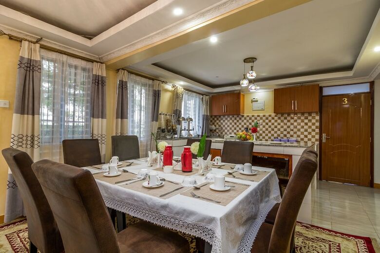 Hotel Javilla Eagles Safari Guest House