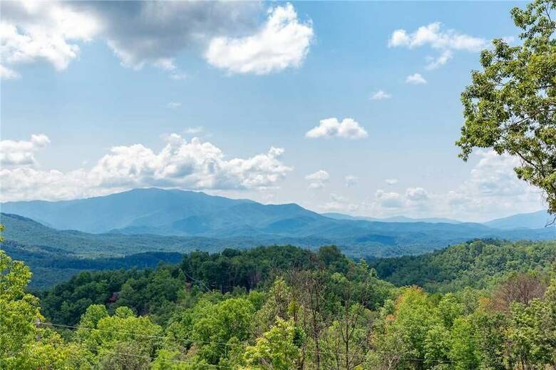 Eagles View - Four Bedroom Cabin