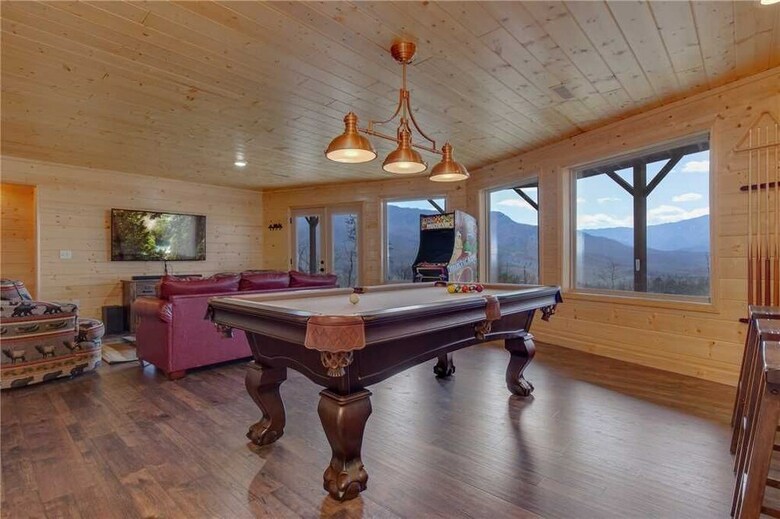 Eagles View - Four Bedroom Cabin