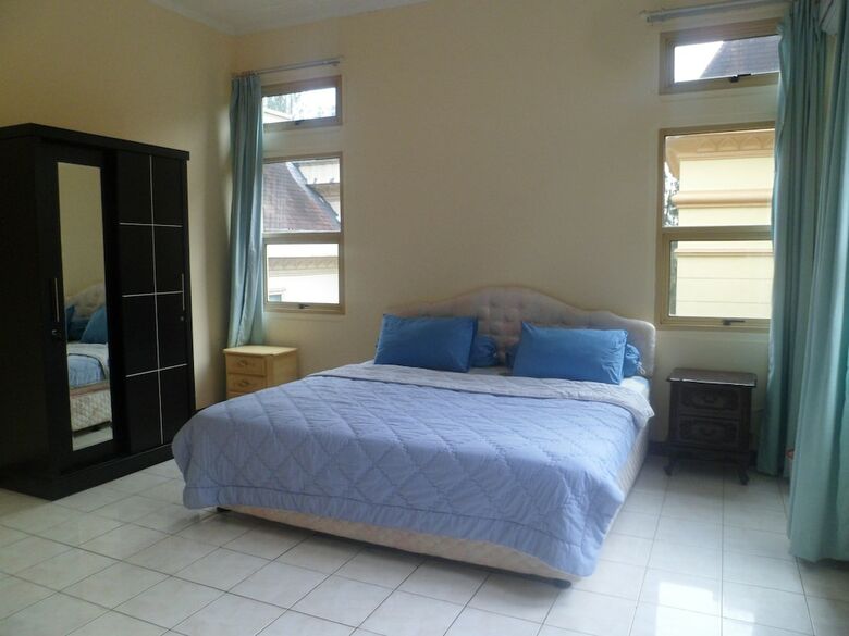 Villa Kota Bunga Cc