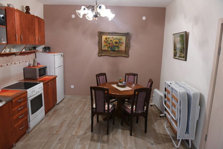 Apartments R.