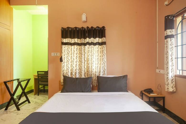 Hotel Oyo 24512 Flagship Neelangarai