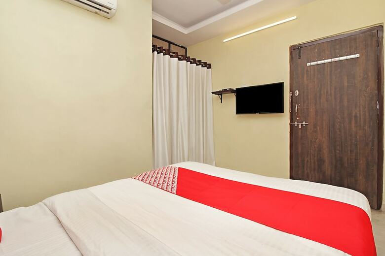 Hotel Oyo 24605 Grand Season