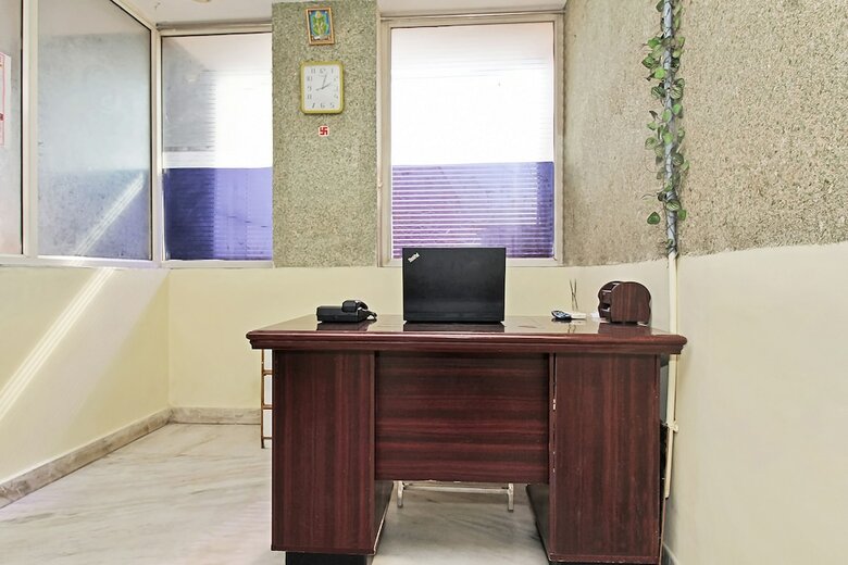 Hotel Oyo 24605 Grand Season