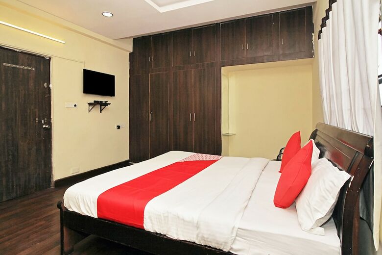 Hotel Oyo 24605 Grand Season