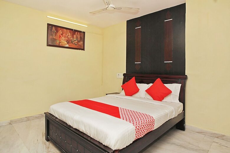 Hotel Oyo 24605 Grand Season