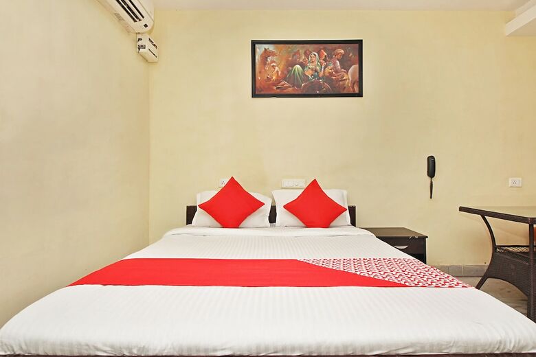Hotel Oyo 24605 Grand Season