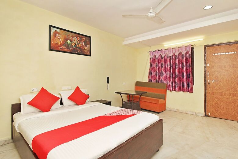 Hotel Oyo 24605 Grand Season