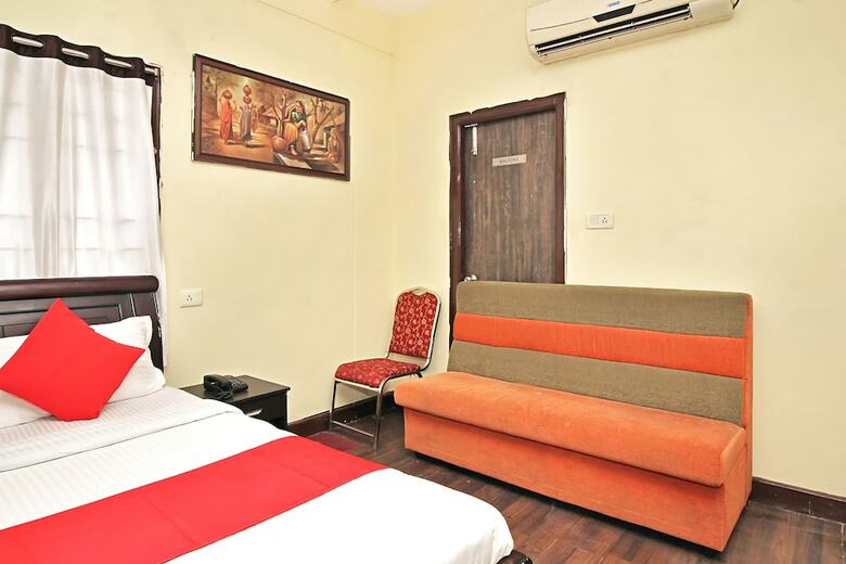 Hotel Oyo 24605 Grand Season