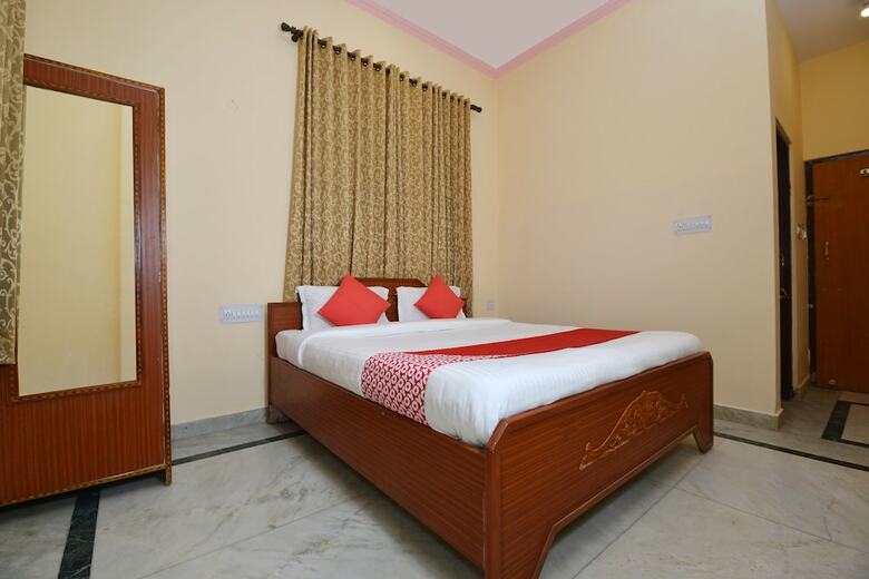 Oyo 18830 Hotel Rampur Haveli