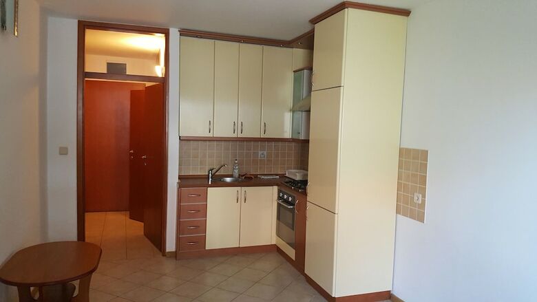 Maru Apartments