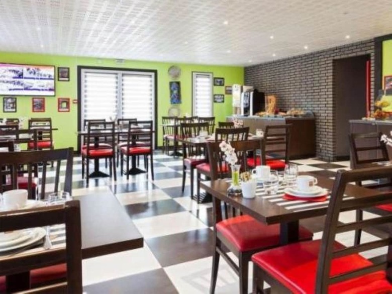 Enzo Hotel Br�tigny