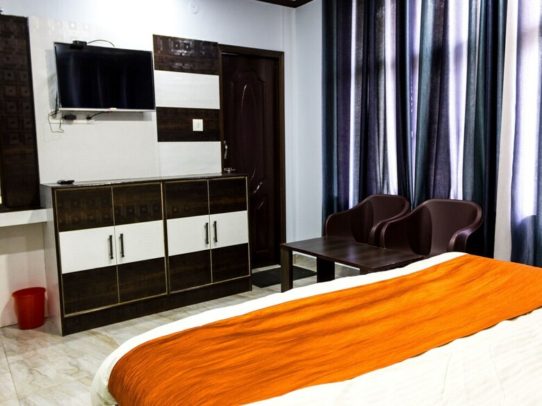 Apartamentos Oyo 14518 Home Modern Mountain Clouds Naddi