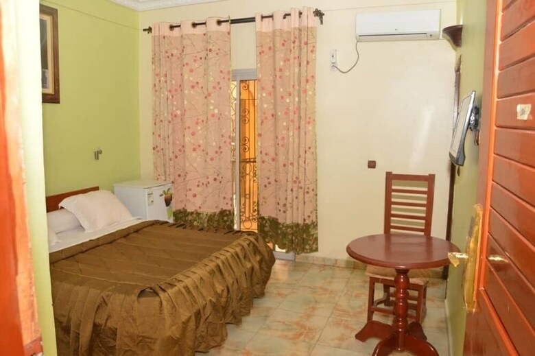Hostal H�tel - Y