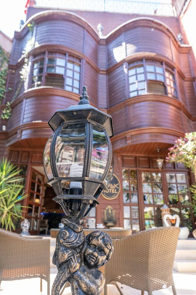 Apex Hotel