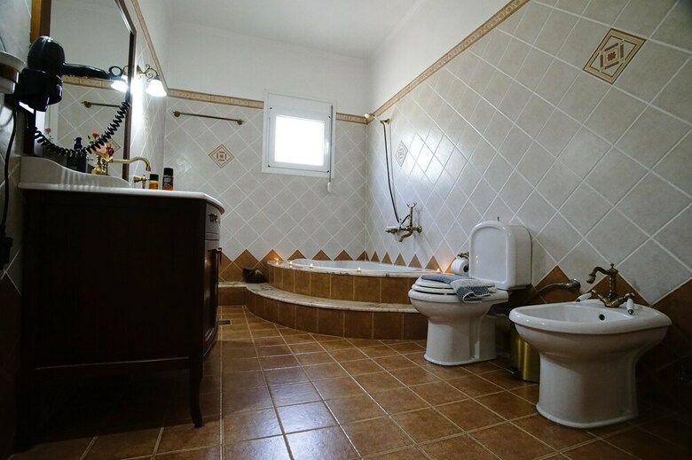 Aeolus Villa