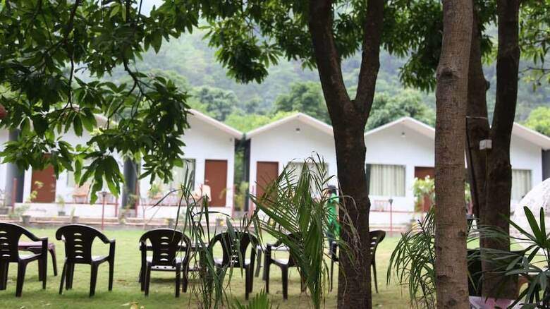 Hotel Gurugram Resort