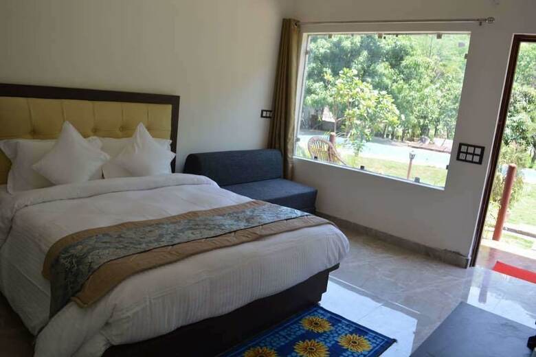 Hotel Gurugram Resort
