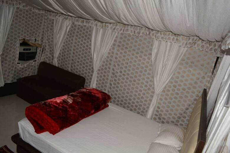 Hotel Gurugram Resort