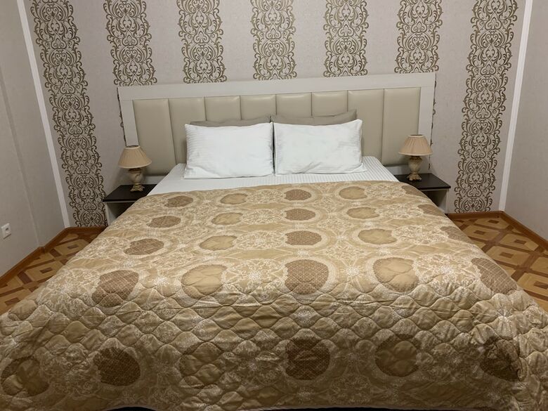 Hotel Mir