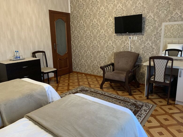 Hotel Mir