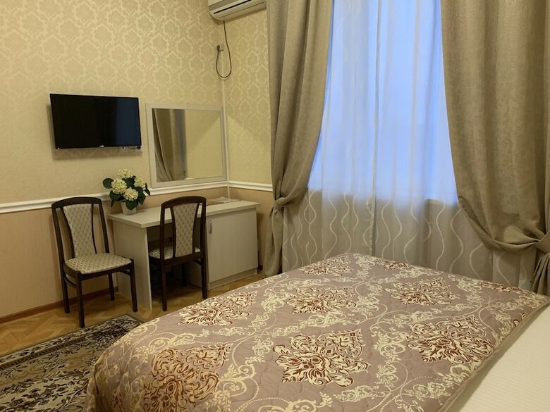 Hotel Mir