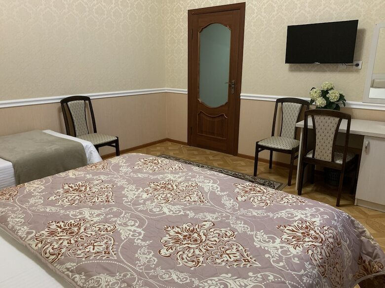 Hotel Mir