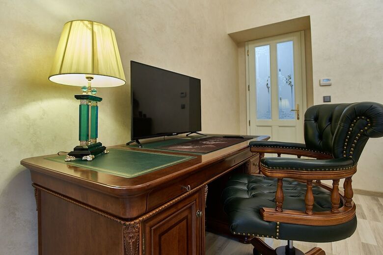 Presidential Apartment In The  Old Town Square