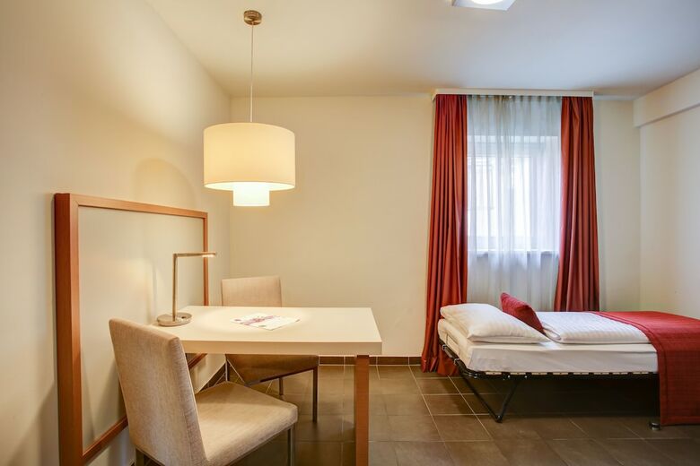 Fourside Hotel & Suites Vienna