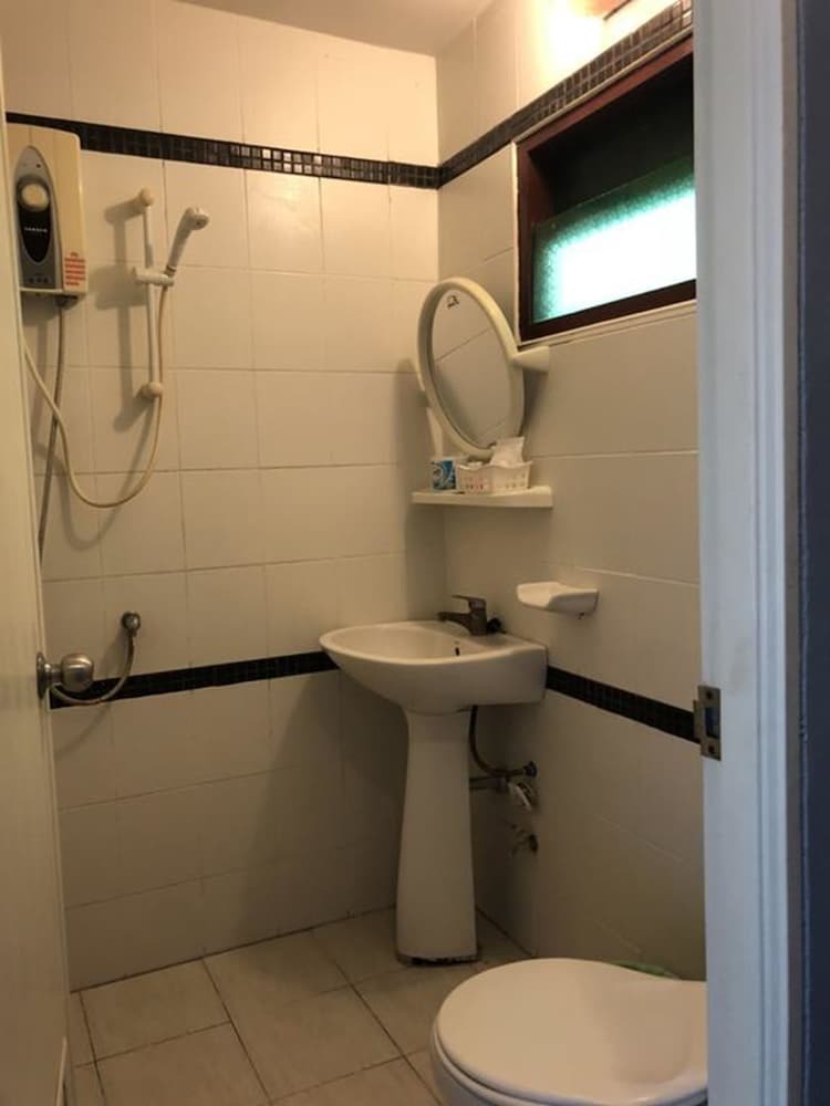 Hostal Sea Garden Hostels