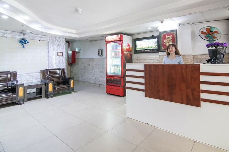 Hotel Reddoorz @ Cong Hoa Street