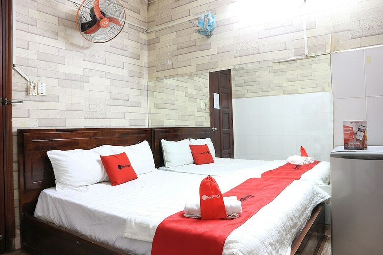 Hotel Reddoorz @ Cong Hoa Street